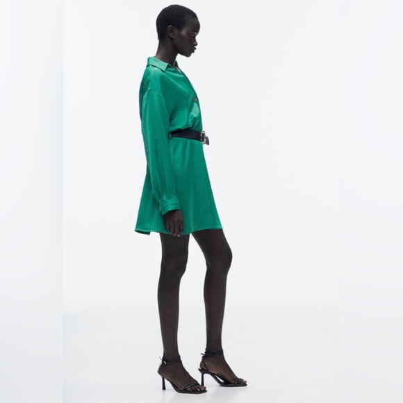 BELTED SATIN EFFECT
DRESS
GREEN - REF. 2415/796 - Picture 4 of 9